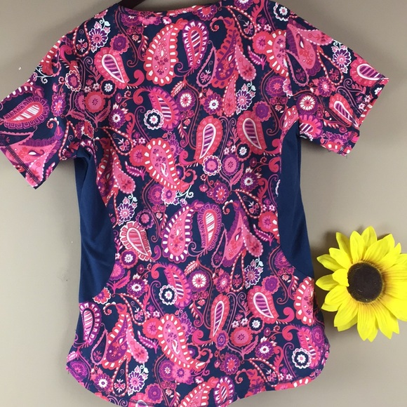 Multi colored paisley scrub top by UA size medium - Picture 4 of 4